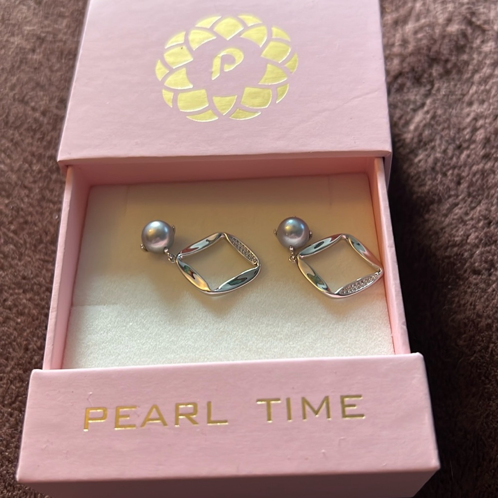It’s Pearl Time Jewel Earrings